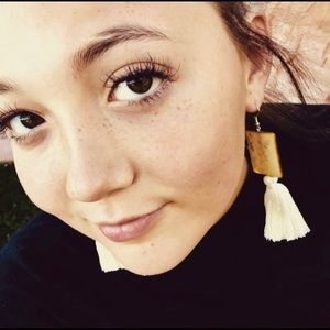 the KENI style handmade shell tassel earrings